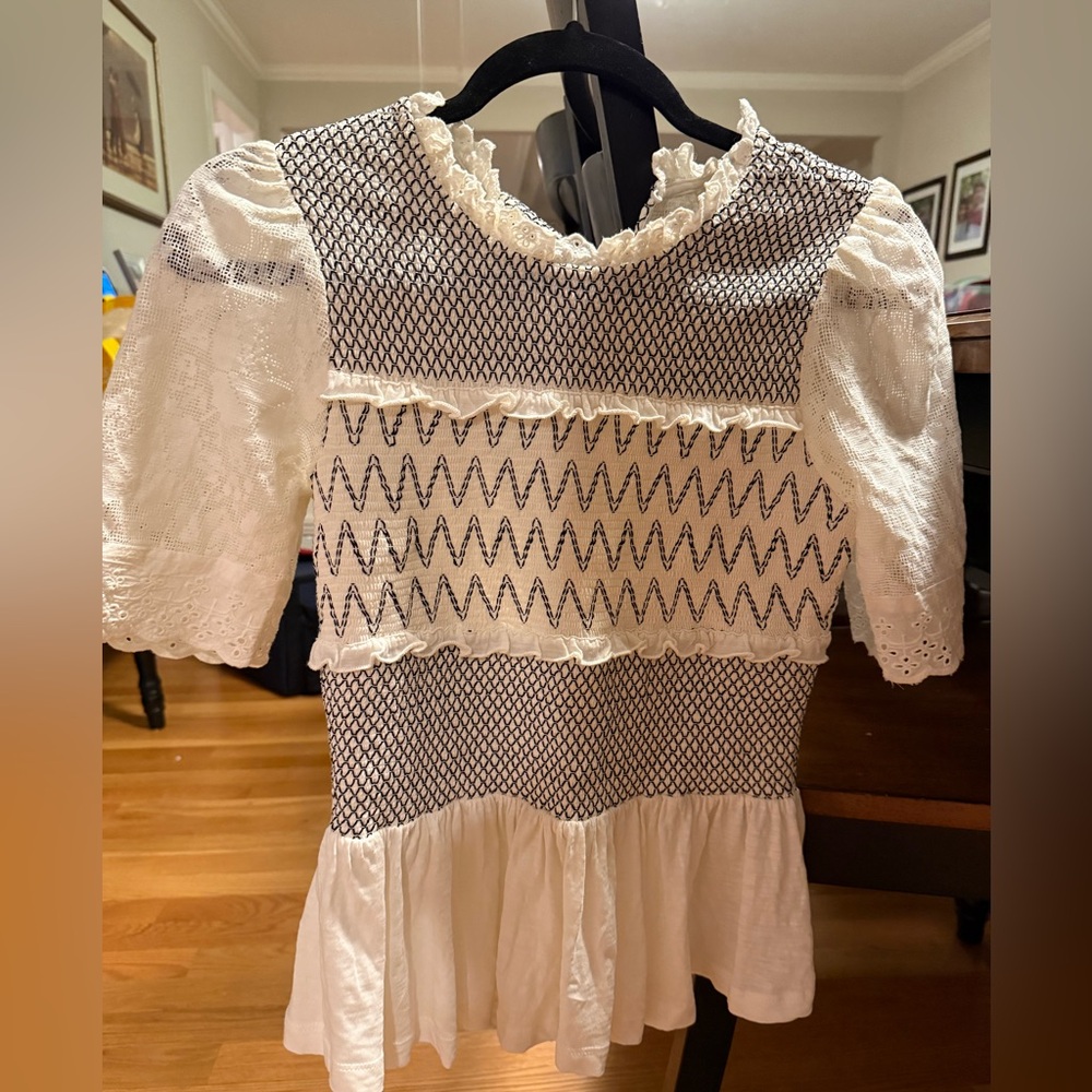 Elegant White Anthropology Porridge white and Black Women's Top. Size small